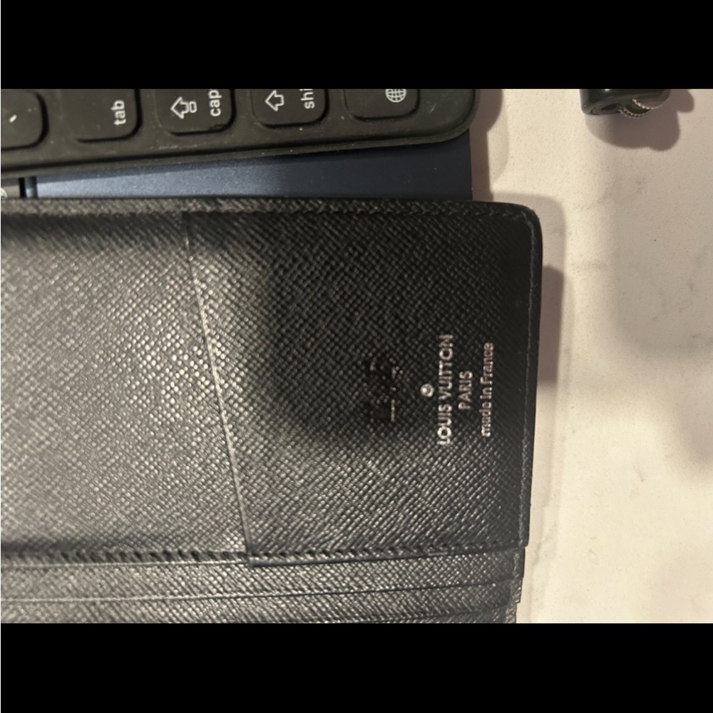 Louis Vuitton Damier Bi-fold - Picture 2 of 9